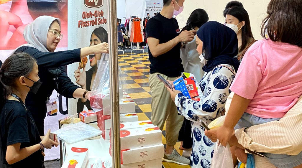 Produk Mitra Binaan TJSL Laris Di Acara Solo _Food, Beverage, And Chef_ Festival 2022