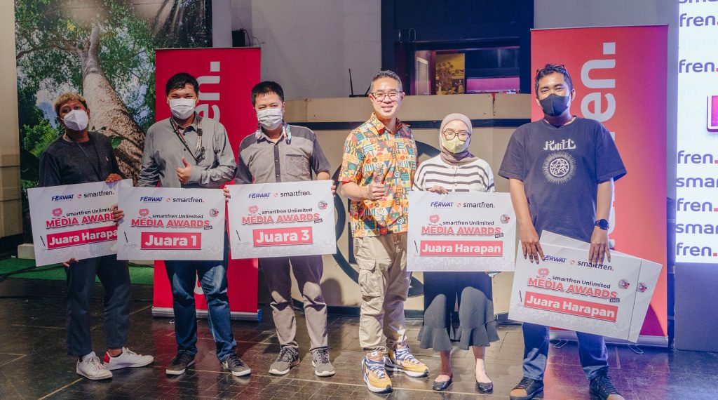 Penyerahan Penghargaan untuk Pemenang Smartfren Unlimited Media Awards 2022