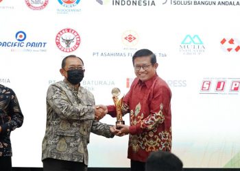 Raih Industri Hijau Kinerja Terbaik, Petrokimia Gresik Komitmen Optimalisasi Transisi Energi Dan Pemanfaatan Gipsum