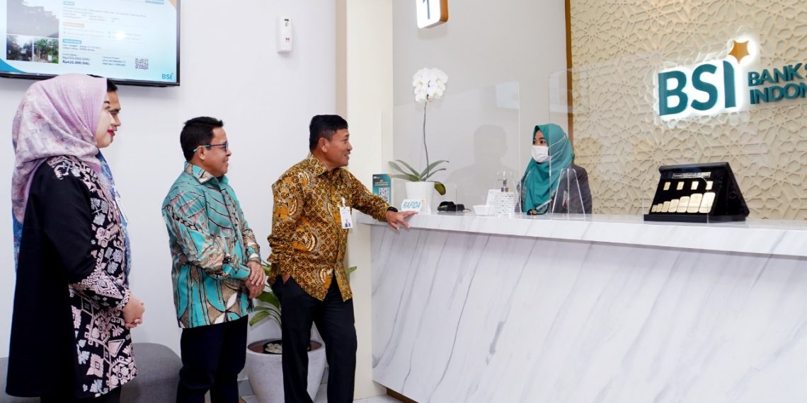 Perkuat & Mudahkan Akses Perbankan Syariah, BSI Buka KCP di Pelindo Tower