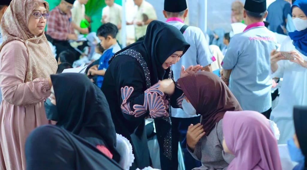 Pegadaian Kanwil VIII Jakarta 1 mengadakan santunan kaum dhuafa dan anak yatim