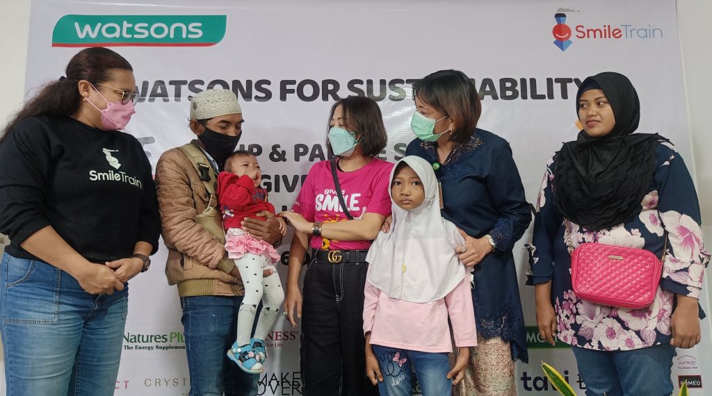 Watson Berikan Senyuman Untuk Anak Anak