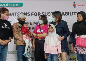 Watson Berikan Senyuman Untuk Anak Anak