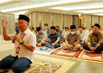 Pegawai BSI Sujud Syukur Serentak