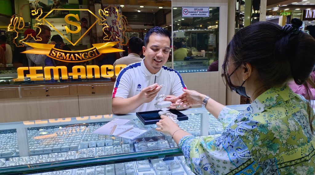 Investasi emas perhiasan atau logam mulia yang menguntungkan