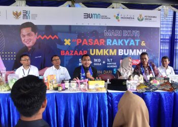 Pastikan Sembako Murah Sampai ke Pelosok Indonesia, Erick Thohir Gelar Pasar Rakyat BUMN di Gresik