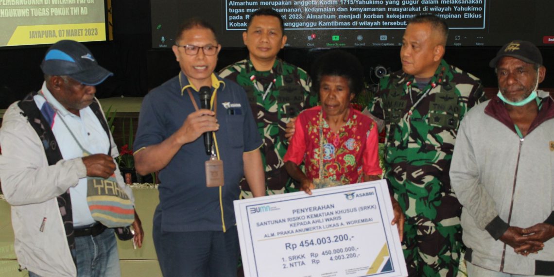 ASABRI Serahkan Santunan Prajurit TNI yang Gugur di Yahukimo Papua