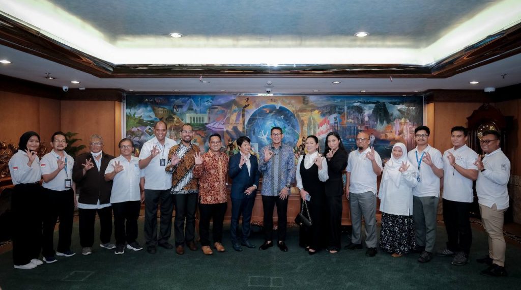 Sandiaga Apresiasi Langkah JNJ Malaysia Bersama OK OCE, Kolaborasi Ciptakan Lapangan Kerja