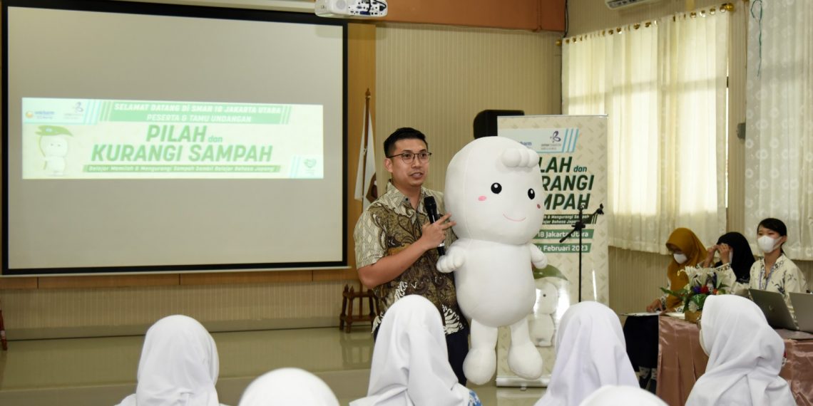 Uni-Charm Indonesia Tbk Pertama Kalinya Mengadakan Edukasi Pemilahan Sampah untuk Siswa SMA Bekerjasama dengan Japan Foundation Berkontribusi pada Pengurangan Sampah