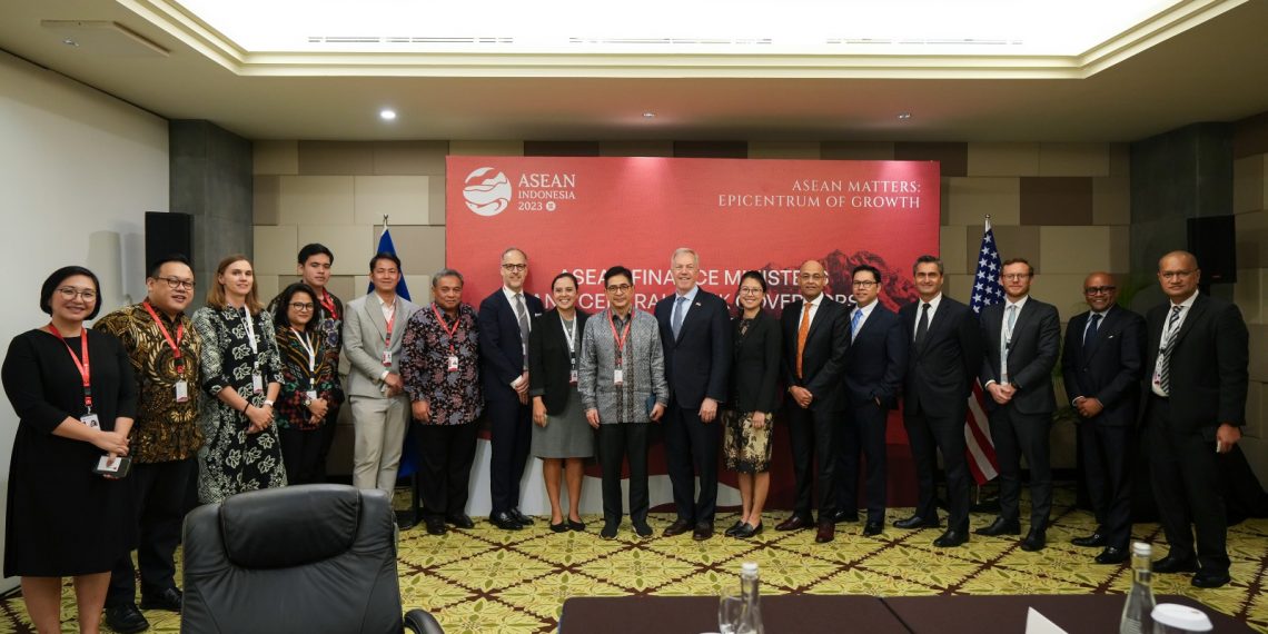 Bertemu Menteri Keuangan dan Gubernur Bank Sentral se-ASEAN, Arsjad Rasjid Dorong Kemajuan Ekonomi Digital