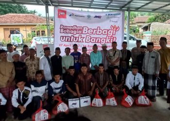 Jufi Salurkan Paket 145 Pangan Ramadhan di Kemiling Bandar Lampung