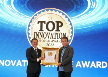 Inovasi Tarik Tunai Tanpa Kartu JakOne Mobile Bank DKI Diganjar Top Innovation Choice Award 2023