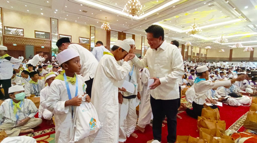 Maknai Ramadan & Nuzulul Quran, BSI Bagi THR ke 2.222 Anak Yatim