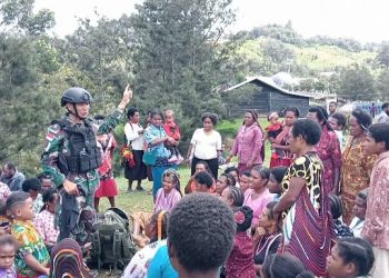 Inilah Bentuk Kepedulian Satgas Yonif 721/Mks Kepada Masyarakat Ninabua Kab. Lanny Jaya