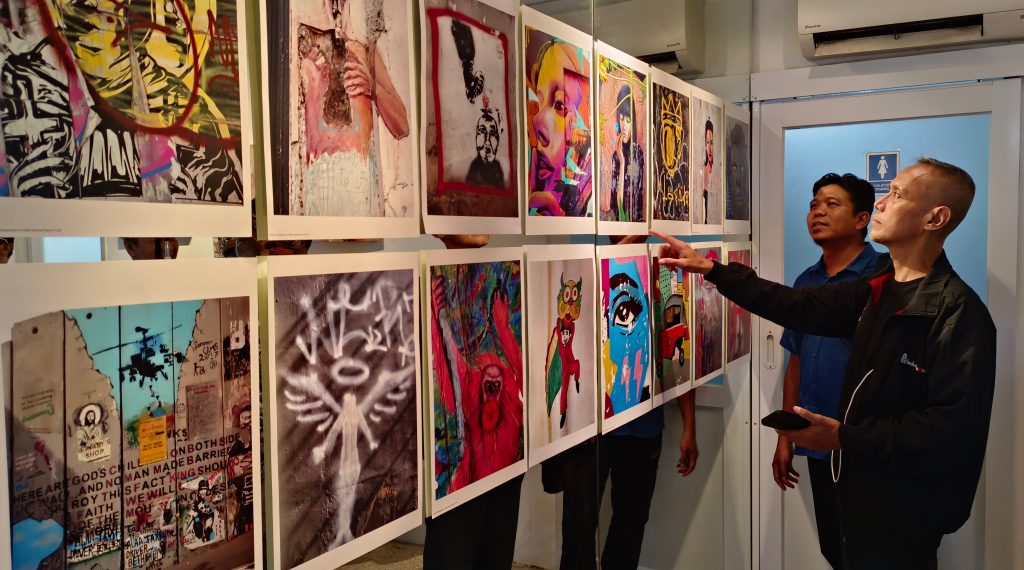 Pameran Foto Hasiolan Siahaan XIV