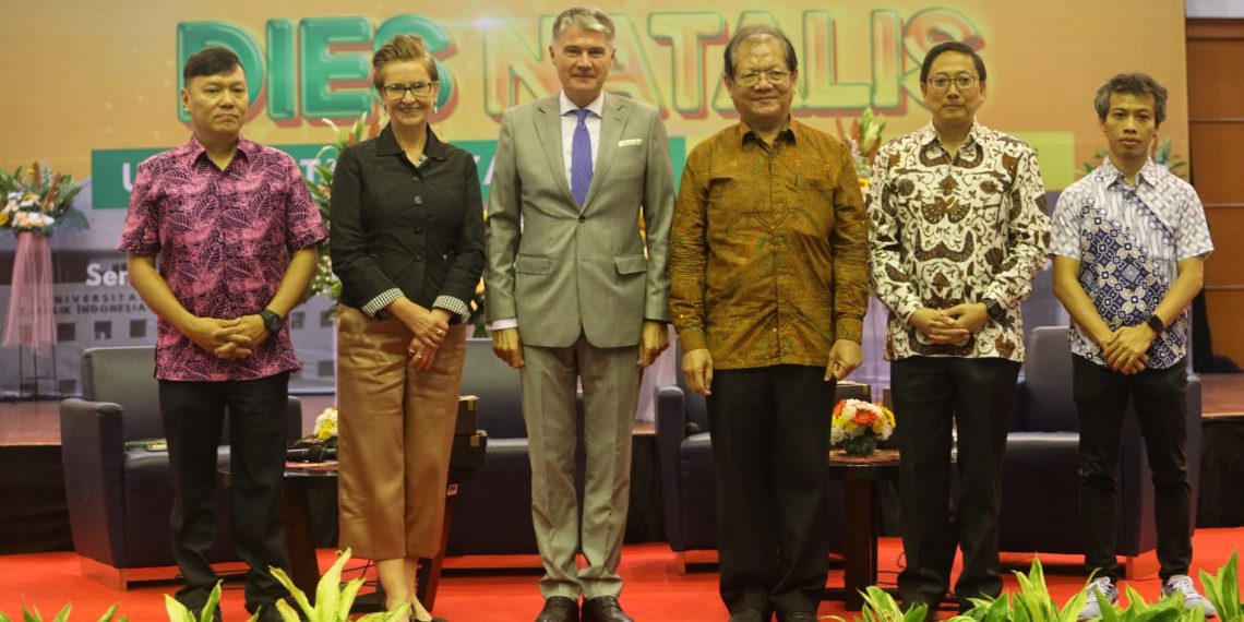 Seminar Internasional Kepemimpinan Indonesia Di Asean