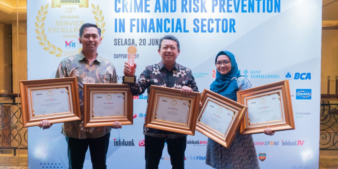 Bank DKI Boyong The Best Regional Development Bank pada 20th Infobank – MRI Banking Service Excellence Award 2023