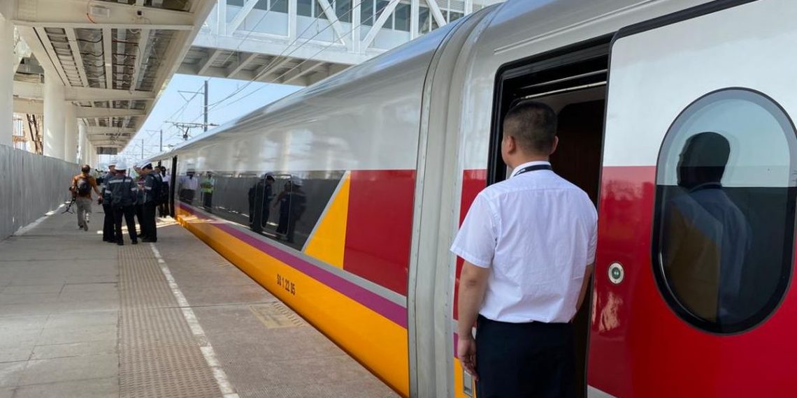 Stasiun Kereta Cepat Jakarta Bandung Dihiasi Motif Khas Budaya Indonesia