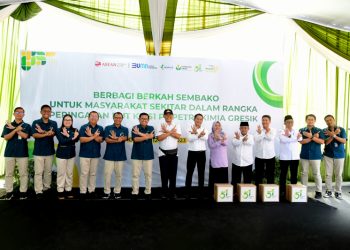 Peringati Hut Ke 51, Petrokimia Gresik Kembali Berbagi Berkah Untuk Abang Becak & Masyarakat Sekitar Perusahaan