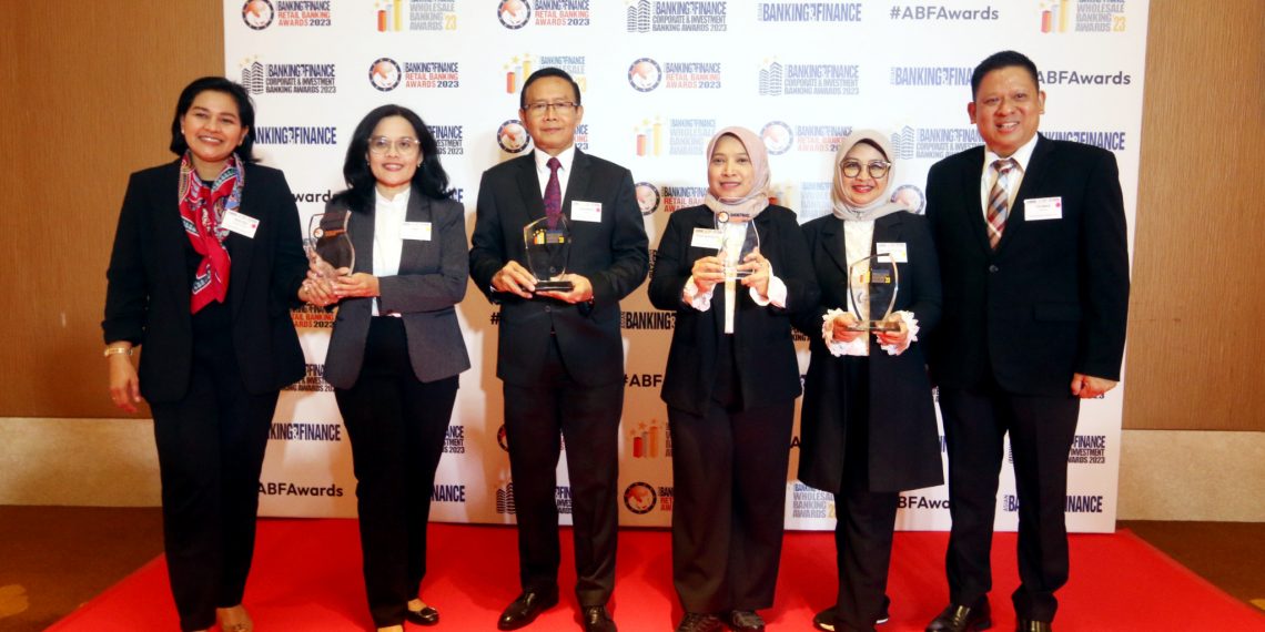 Hadirkan Solusi Transaksi Finansial Nasabah, Bank Mandiri Raih Dua Penghargaan ABF Retail Banking Awards 2023