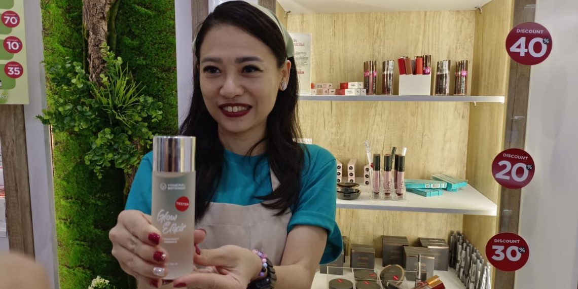 Soft Launching maskot dan produk baru, Mineral Botanica perkenalkan SiMica di event Jakarta x Beauty 2023