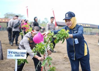 Dalam Rangka HUT Ke-52, ASABRI menyelenggarakan Program Green Movement dengan menyerahkan 1000 bibit Pohon ke Polda Kalteng dan Polda Sulteng