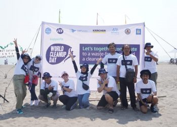 Lets Do Its Dalam Aksi World Cleanup Day di Pantai Tanjung Pasir