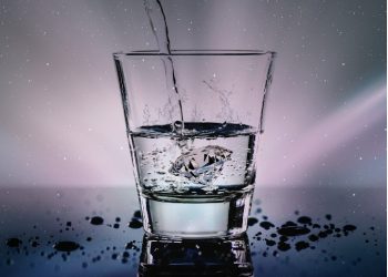 Bolehkah Minum Obat Pakai Air Es, Ternyata ini Jawabannya