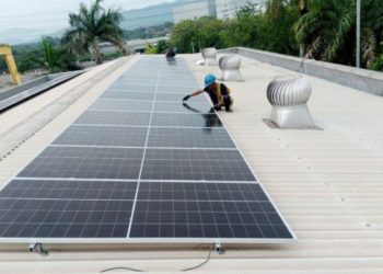 Kurangi Emisi Karbon,  PT Kenertec Power System Operasikan PLTS 20.3 kWp