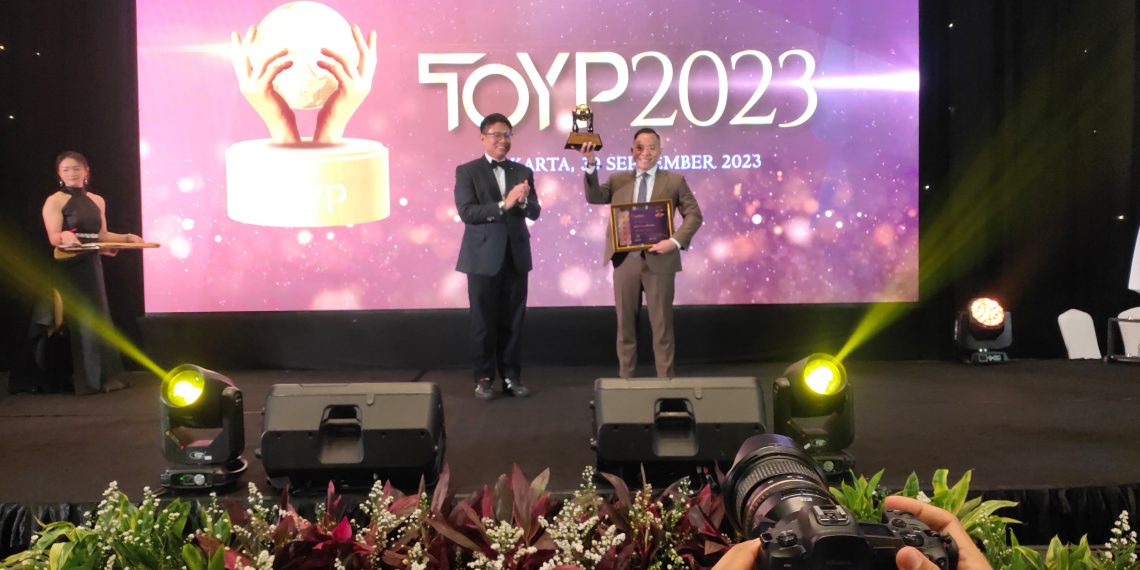 Ardi Setiadharma Penerima Penghargaan TOYP (Ten Outstanding Young Person) kategori Business, Economic, and/or Entrepreneurial Accomplishments