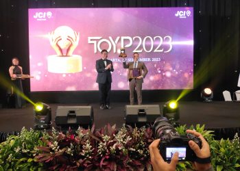 Ardi Setiadharma Penerima Penghargaan TOYP (Ten Outstanding Young Person)  kategori Business, Economic, and/or Entrepreneurial Accomplishments