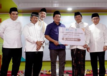 BSI Silaturahmi dan Serahkan Bantuan Fasilitas Sanitasi YLPI Mahyal Ulul Al Aziziyah