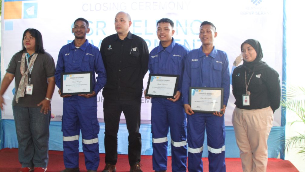 Siapkan Masyarakat Hadapi Dunia Kerja, SSB Luluskan 15 Peserta Welding Development Program