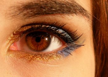 Tanda-tanda Kolesterol yang Bisa Dilihat Secara Fisik, Ada Benjolan Kuning di Lutut dan Mata