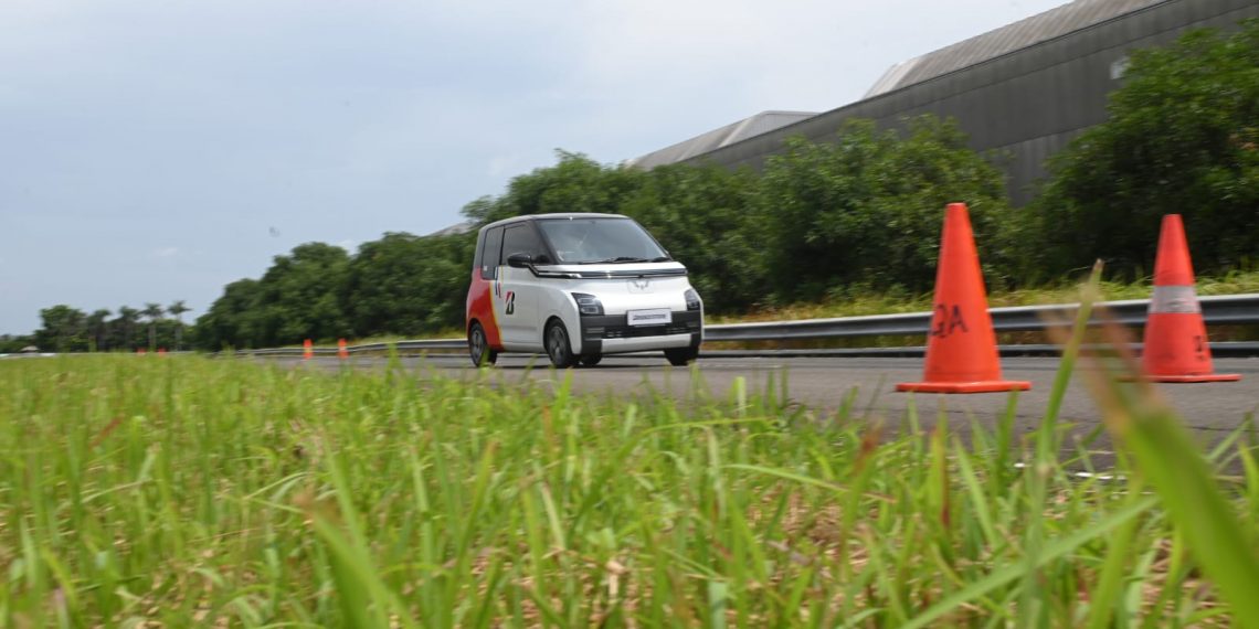 Bridgestone Indonesia Perkenalkan Size Terbaru Ecopia EP150 ke Komunitas Wuling Electric Vehicle Indonesia (WEVI)
