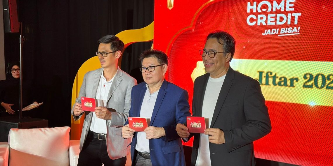 Bulan Ramadan, Home Credit Salurkan Makanan dan Buku Saku Literasi Keuangan Kepada 2.500 Penerima Manfaat di 35 Kota