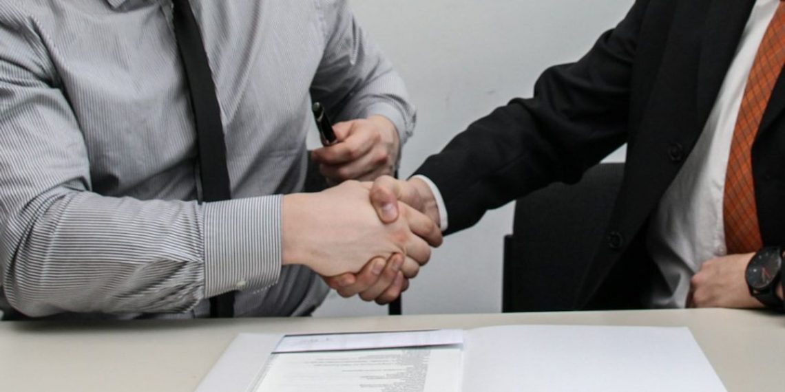 Petrindo Jaya Kreasi menandatangani MoU dengan Cokal Limited dari Australia tentang Kerjasama Infrastruktur Transportasi Batubara di Murung Raya, Kalimantan Tengah