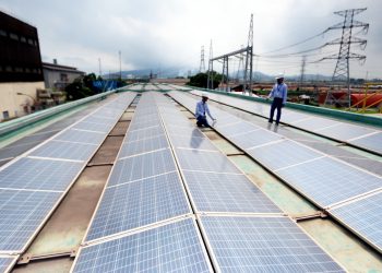 Fasilitas PLTS Rooftop KCE 102 kWp