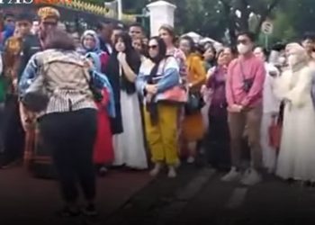 Masyarakat Berebut Bingkisan! Open House Lebaran Presiden Jokowi Berlangsung Ricuh, Istana Minta Maaf