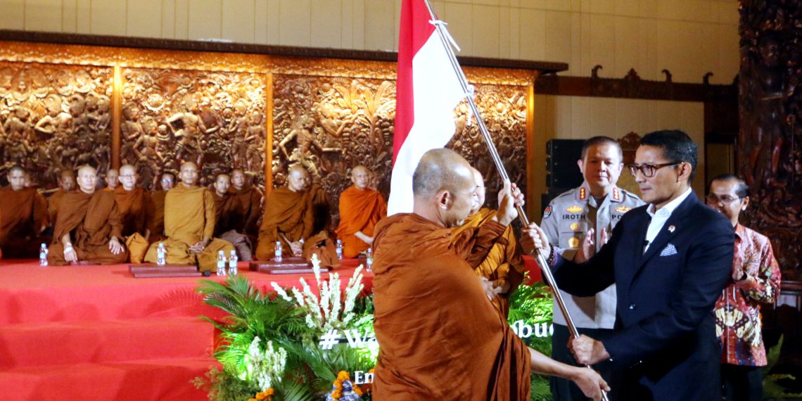 Penyambutan dan pelepasan Bhikkhu Thudong di TMII