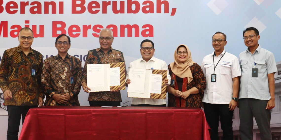 Jamkrindo Teken Nota Kesepahaman Kolaborasi BUMN dengan Perum LKBN Antara