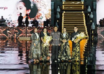 Gelorakan Kreativitas Anak Bangsa, Bank Mandiri Gelar Gala Fashion Night di Prambanan