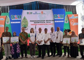 Dinas Lingkungan Hidup Garut dan Yayasan Bakti Barito Berikan Penghargaan Adiwiyata 2024, Bukti Komitmen untuk Memajukan Sekolah Berketahanan Iklim