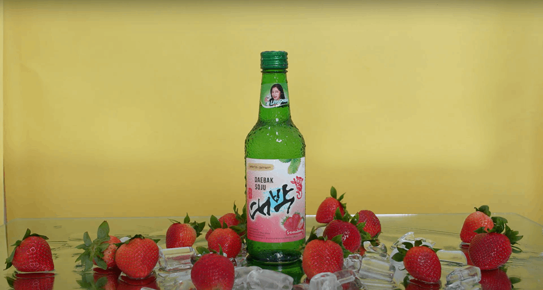 Daebak Soju Hadirkan Rasa Stroberi, Varian Baru dari Sari Buah Asli