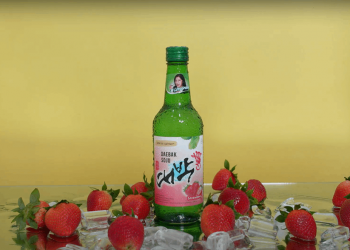 Daebak Soju Hadirkan Rasa Stroberi, Varian Baru dari Sari Buah Asli
