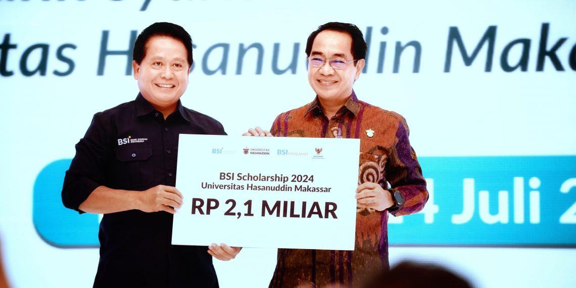 BSI Gelar CEO Mengajar di Makassar & Berikan Beasiswa Rp5,5 Miliar