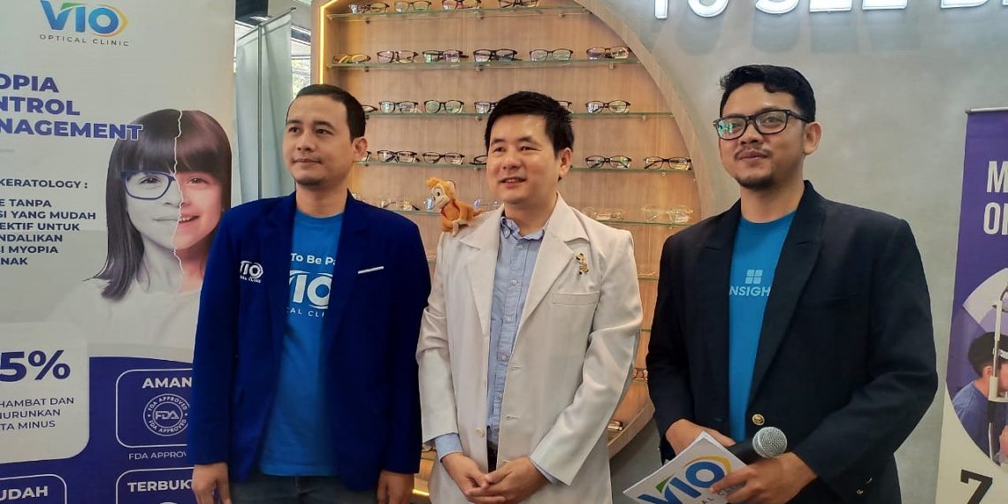57% Anak Bogor Alami Minus Tinggi, VIO Optical Clinic Gagas Kampanye PERMADANI untuk Pemeriksaan Dini