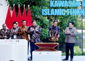 Dirut BSI Dampingi Presiden RI Pukul Gambang Resmikan Kawasan IIFC