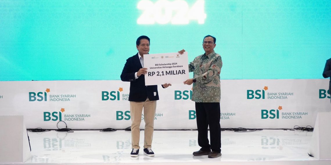 BSI Dorong Literasi Keuangan Syariah di Jawa Timur dan Berikan 2,1 Miliar bagi Mahasiswa Berprestasi