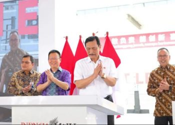 Luhut Resmikan Produksi Katoda Lithium Iron Phosphate di KEK Kendal